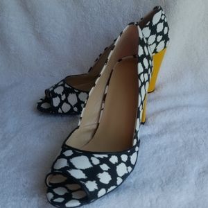 AVON Blurry dot pumps  size 9